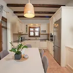 The Villea - 5 Bed House In * Alli Meria