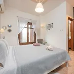 The Villea - 5 Bed House In Villa *