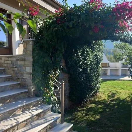 The Villea - 5 Bed House In