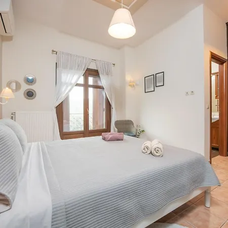 The Villea - 5 Bed House In Villa *
