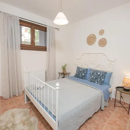 The Villea - 5 Bed House In Villa Alli Meria