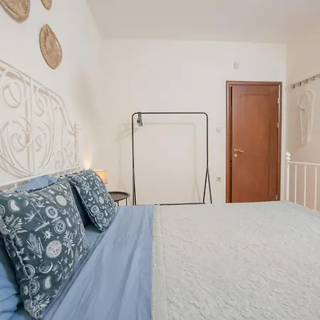 The Villea - 5 Bed House In Villa